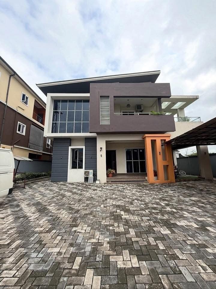š„Luxury 4 Bedroom Duplex For Sale - Image 1